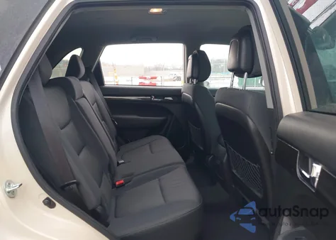 2012 Kia Sorento Lx z USA, uszkodzony, nr VIN 5XYKT3A61CG227880